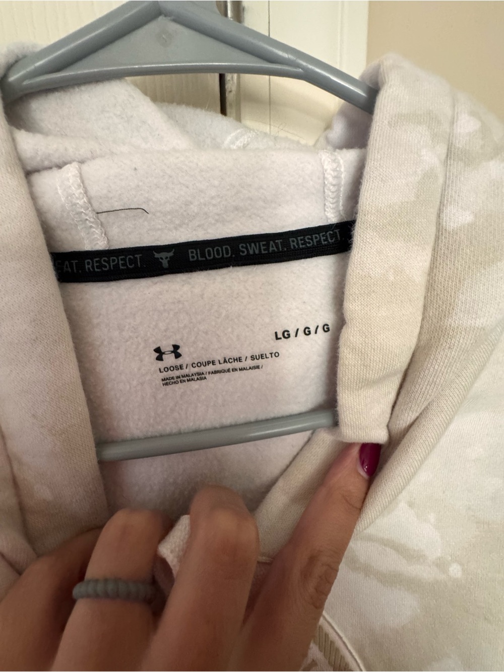 Under Armour Light Beige Tie-Dye Hoodie with Bull Logo - Picture 6 of 6